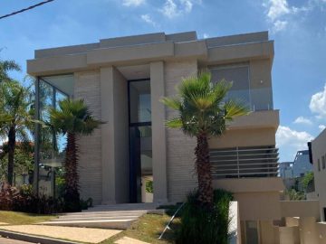 Casa Alto Padrão à Venda